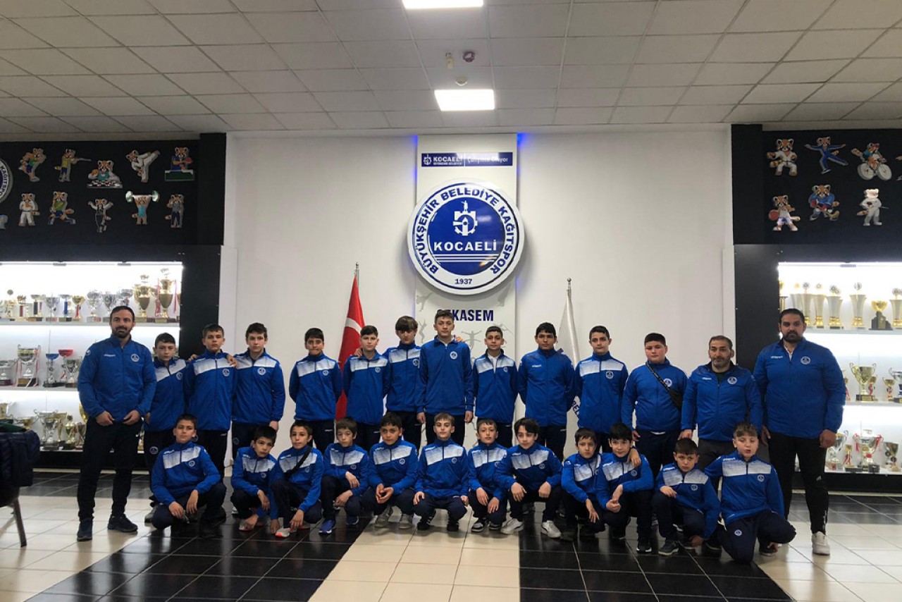  Kocaeli Büyükşehir Belediyesi Kağıtspor Kulübü / İzmit’in Güreşteki Gururu Osman Yıldız 
