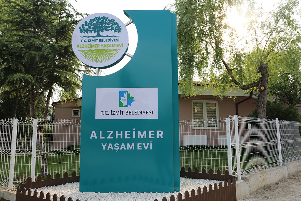 Alzheimer Yaşam Evi İzmit’te Umut Kapılarını Açtı