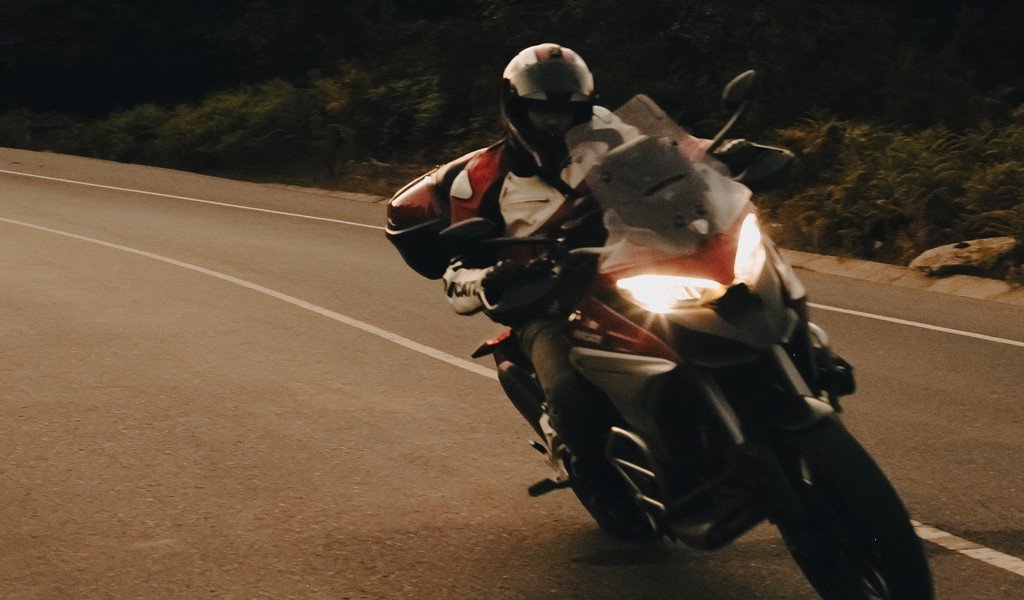 “Motosikletli Hayat ve Güvenli Sürüş” Motosiklet Güvenli Sürüş Eğitmeni I ÖZGÜN YİĞİTEL