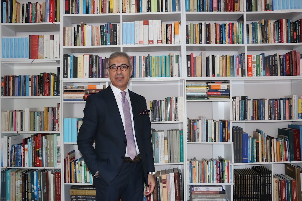 Selami Taştan: Sanat Tarihçisi, Yazar ve Gezgin