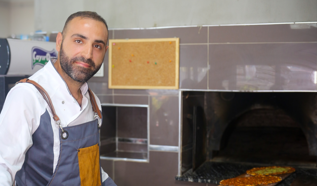 Usta Eller  “Lahmacun ve Özel Fırın Lezzetleri”